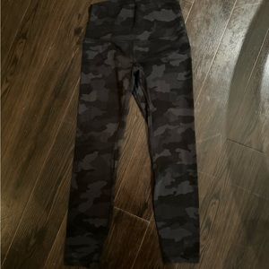 Lululemon Align High Rise Pant 25” Heritage 365 Camo Deep Coal Multi Size 6